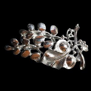 Brooch Pin Women's Vintage Jewelry 1960's Modernist Silver Tone Grape Cluster